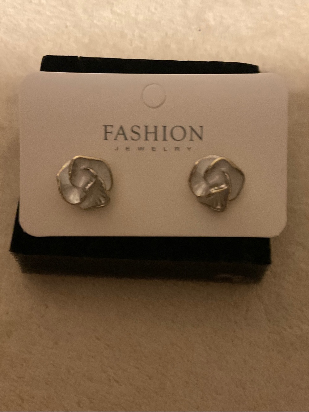 FASHION Jewelry Silver Twisted Floral Stud Earrings
